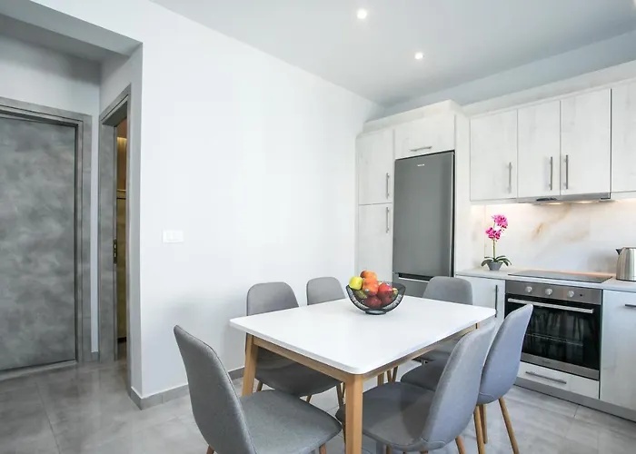 Casa Antonis - Modern With Jacuzzi Near Faliraki شقة *