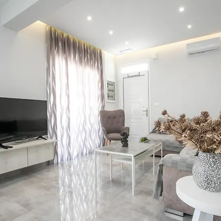 Casa Antonis - Modern With Jacuzzi Near Faliraki